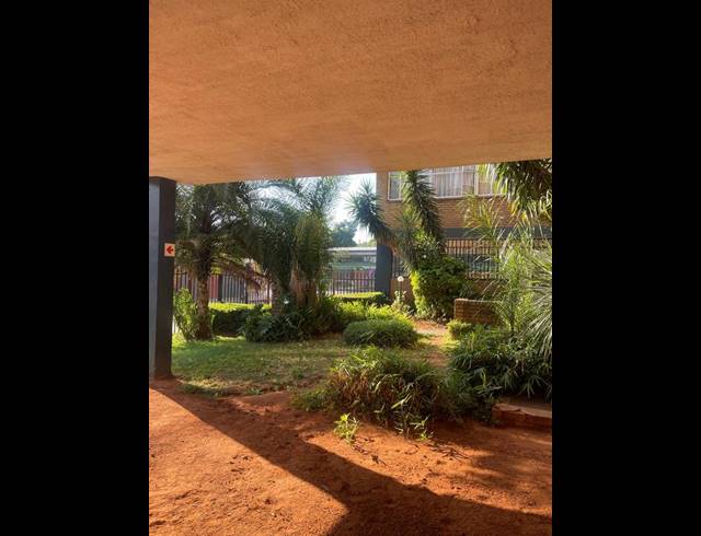 4 BEDROOM APARTMENT FOR SALE IN SUNNYSIDE